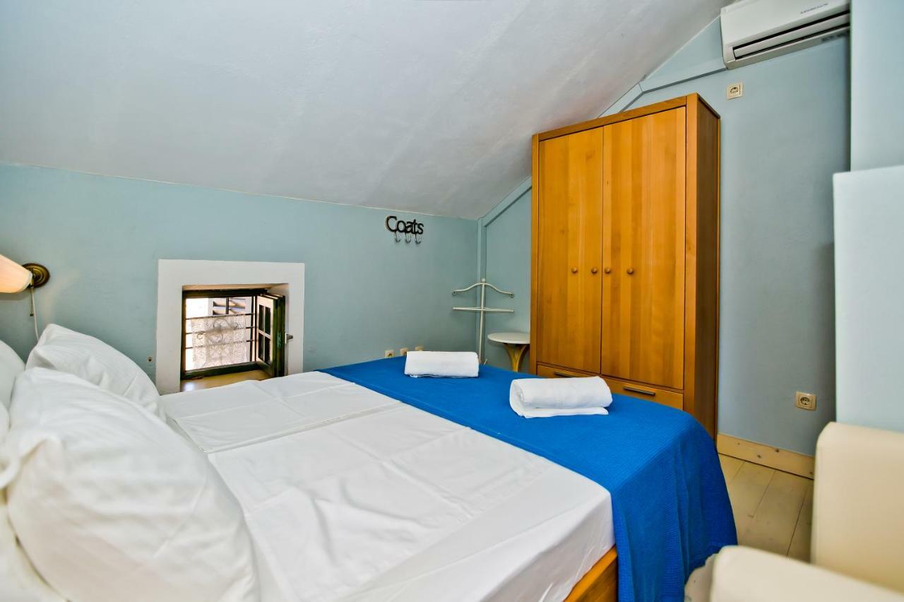 Cosy Stone House Apartment Hvar Town